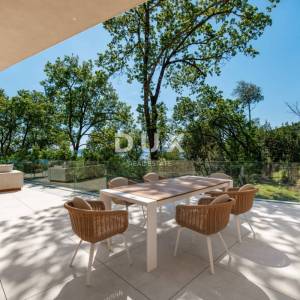 OPATIJA, MOŠĆENIČKA DRAGA - luksuzna vila s bazenom na vrh poziciji s panoramskim pogledom na more