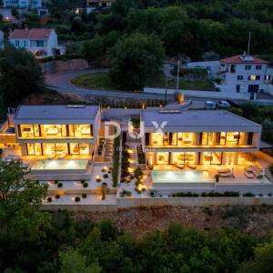 OPATIJA, MOŠĆENIČKA DRAGA - luksuzna vila s bazenom na vrh poziciji s panoramskim pogledom na more