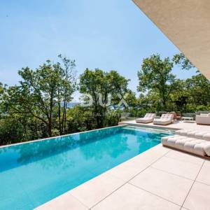 OPATIJA, MOŠĆENIČKA DRAGA - luksuzna vila s bazenom na vrh poziciji s panoramskim pogledom na more