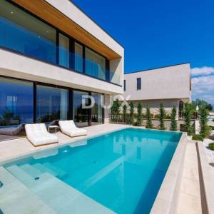OPATIJA, MOŠĆENIČKA DRAGA - luksuzna vila s bazenom na vrh poziciji s panoramskim pogledom na more