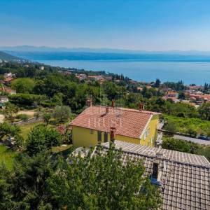 OPATIJA, OPRIČ - Apartmanska kuća za prodaju