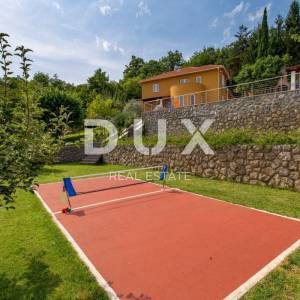 Opatija, Veprinac, samostojeća vila, 200 m2, bazen, igralište, pogled na Kvarner