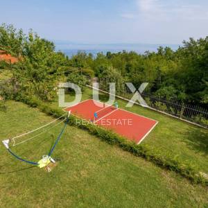 Opatija, Veprinac, samostojeća vila, 200 m2, bazen, igralište, pogled na Kvarner