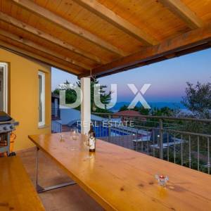 Opatija, Veprinac, samostojeća vila, 200 m2, bazen, igralište, pogled na Kvarner