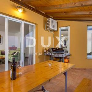 Opatija, Veprinac, samostojeća vila, 200 m2, bazen, igralište, pogled na Kvarner