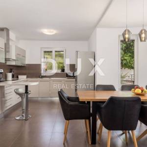 Opatija, Veprinac, samostojeća vila, 200 m2, bazen, igralište, pogled na Kvarner