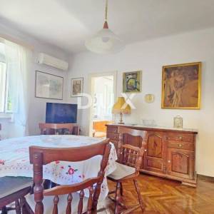OPATIJA, VOLOSKO - Stan s karakterom i pogledom na more, 94 m²