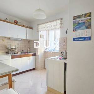 OPATIJA, VOLOSKO - Stan s karakterom i pogledom na more, 94 m²