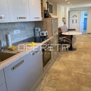 Opatijska rivijera – prostrana kuća s pet apartmana i panoramskim pogledom na mo