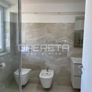 Opatijska rivijera – prostrana kuća s pet apartmana i panoramskim pogledom na mo
