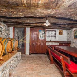Otok Krk, Dobrinj, samostojeća vila s bazenom