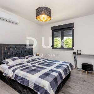Otok Krk, Dobrinj, samostojeća kuća, 167 m2, novogradnja, bazen