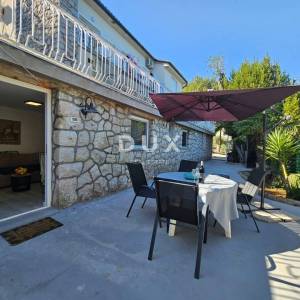OTOK KRK, NJIVICE - Apartman sa velikom terasom u blizini mora