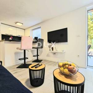 OTOK KRK, NJIVICE - Apartman sa velikom terasom u blizini mora