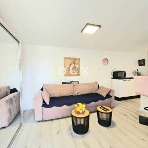 OTOK KRK, NJIVICE - Apartman sa velikom terasom u blizini mora
