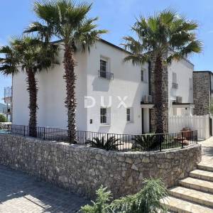 OTOK KRK, PUNAT - ekskluzivna novogradnja s tri rezidencijalne jedinice i privatnim bazenima