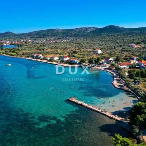 OTOK PAŠMAN, NEVIĐANE - Prekrasno građevinsko zemljište tik do mora 30m od plaže 681 m²