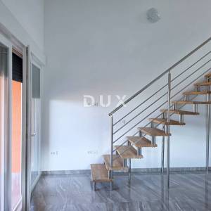 OTOK RAB, BANJOL - Dvoetažni stan s galerijom blizu mora