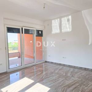 OTOK RAB, BANJOL - PRILIKA! Stan u prizemlju, 1S+DB + PARKING + 250m od mora