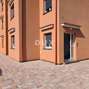 OTOK RAB, BANJOL - PRILIKA! Stan u prizemlju, 1S+DB + PARKING + 250m od mora