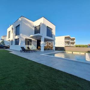 PAG - POVLJANA High tech villa sa bazenom