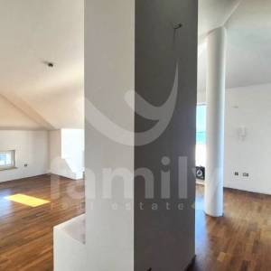PENTHOUSE UZ MORE S BAZENOM I PANORAMSKIM POGLEDOM