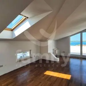 PENTHOUSE UZ MORE S BAZENOM I PANORAMSKIM POGLEDOM