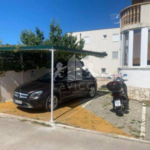 Petrčane | Dvoetažni trosobni apartman sa zimskim vrtom i jacuzzijem
