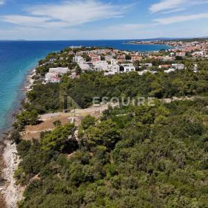 PETRČANE – Punta Radman, atraktivno građevinsko zemljište 1170 m², samo 30 m od mora!!