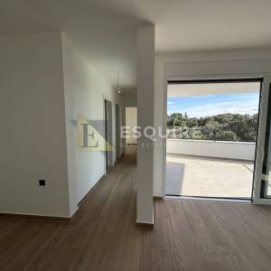 PETRČANE - PUNTA RADMAN Lluksuzni penthouse s krovnom terasom s panoramskim pogledom na more!!!