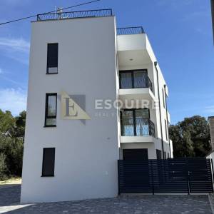 PETRČANE - PUNTA RADMAN Lluksuzni penthouse s krovnom terasom s panoramskim pogledom na more!!!