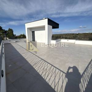 PETRČANE - PUNTA RADMAN Lluksuzni penthouse s krovnom terasom s panoramskim pogledom na more!!!