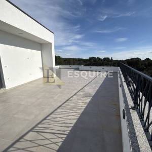 PETRČANE - PUNTA RADMAN Lluksuzni penthouse s krovnom terasom s panoramskim pogledom na more!!!