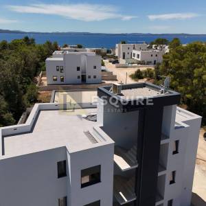 PETRČANE - PUNTA RADMAN Lluksuzni penthouse s krovnom terasom s panoramskim pogledom na more!!!