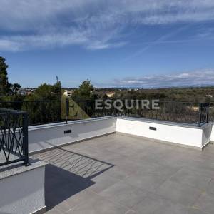 PETRČANE - PUNTA RADMAN Lluksuzni penthouse s krovnom terasom s panoramskim pogledom na more!!!