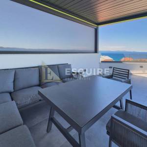 PETRČANE - PUNTA SKALA Luksuzni penthouse s krovnom terasom nadomak mora!!