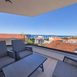 PETRČANE - PUNTA SKALA Luksuzni penthouse s krovnom terasom nadomak mora!!