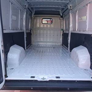 Peugeot Boxer 335 L3H2 2.2 Blue HDi 120