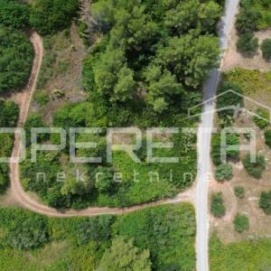 Poljoprivredno zemljište 1.057 m2 u Smokvici
