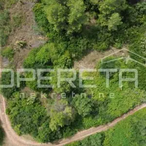 Poljoprivredno zemljište 1.057 m2 u Smokvici