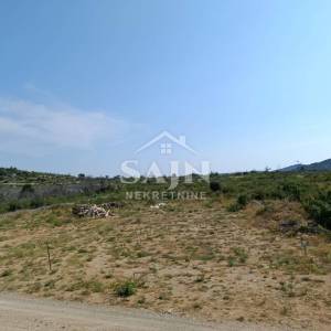 Poljoprivredno zemljište u zaleđu Vodica-6925 m²