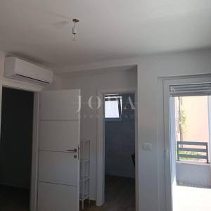 POPUST Novogradnja kuća sa bazenom,NOVIGRAD okolica