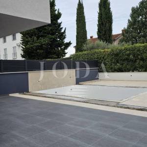 POPUST Novogradnja kuća sa bazenom,NOVIGRAD okolica