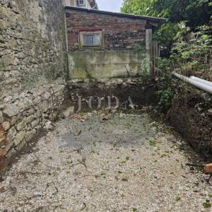 POPUST!PRILIKA!Kamena kuća u nizu sa panoramskim pogledom,BUJE okolica