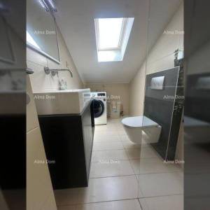 Poreč – Prostrani penthouse s velikom terasom i  pogledom na more