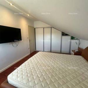 Poreč – Prostrani penthouse s velikom terasom i  pogledom na more