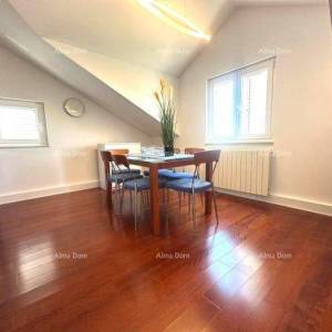 Poreč – Prostrani penthouse s velikom terasom i  pogledom na more