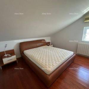 Poreč – Prostrani penthouse s velikom terasom i  pogledom na more