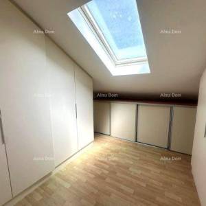 Poreč – Prostrani penthouse s velikom terasom i  pogledom na more