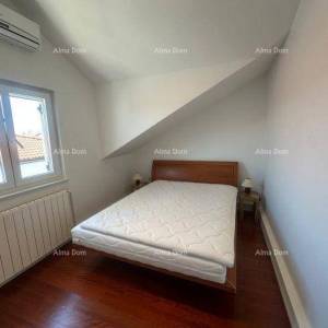 Poreč – Prostrani penthouse s velikom terasom i  pogledom na more
